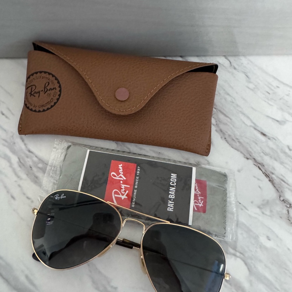 Ray-Ban Gold Aviator Sunglasses with Brown Case